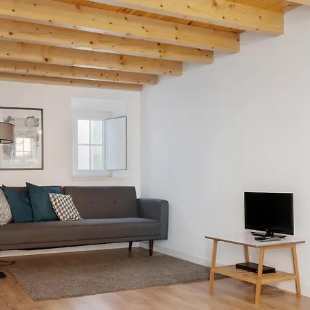 Riverside Studio - 5 Mins To Belem Tower & Garden 아파트